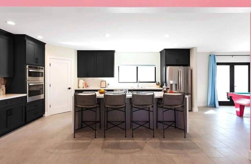 South Scottsdale House | Rosé Retreat w/Coach House-2 Homes-IG Worthy
