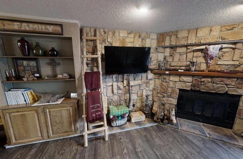 Red River House | Rose Rock Mountain View