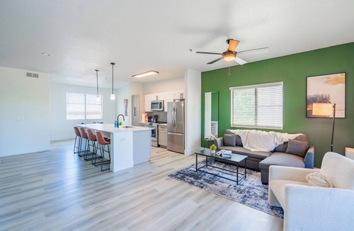 Glendale Sports and Entertainment District Apartment | ROVE LIVING/KB - Zone Westgate