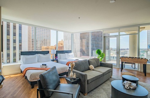 Downtown Phoenix Apartment | ROVE LIVING/KL - 44 Monroe