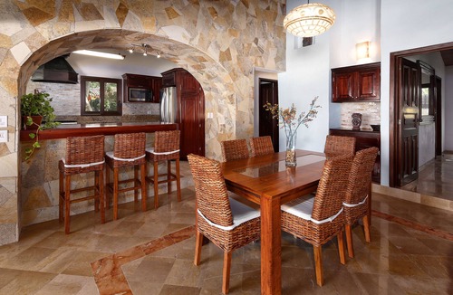 North End House | SAYULITA BEACHFRONT VILLA, BEACHFRONT POOL ON ROMANTIC GARDEN GROUNDS
