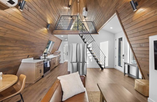 Glendale Cabin | Scenic A-Frame Retreat near Zion & Bryce | Hot Tub