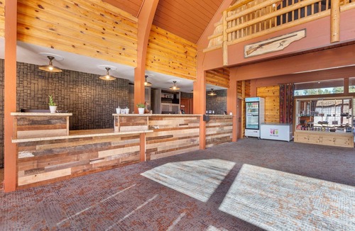 Kohls Ranch Apartment | Scenic Hideaway with Pool, Fitness Center, & Mountain Views