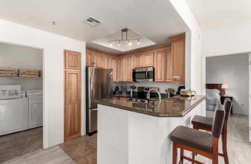 Central Scottsdale Condo | Scottsdale 2BR Condo w/Pool, Sauna, BBQ & More!