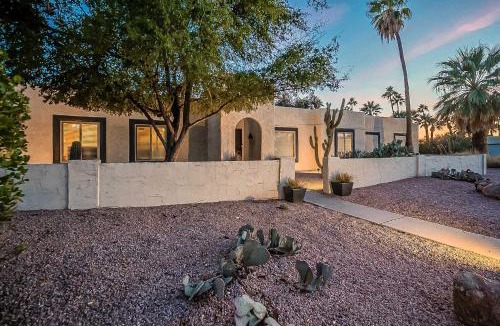 Raskin Estates House | Scottsdale Adobe Home w/Backyard Oasis!