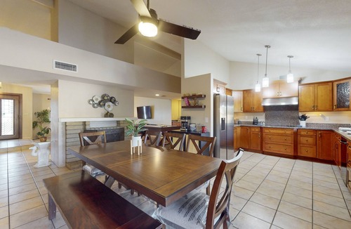 Buenavante House | Scottsdale Escape – Poolside Fun & Family-Friendly Comfort!