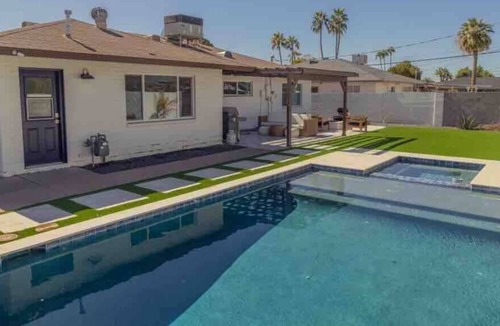 Village Grove House | Scottsdale Modern. Well Sanitized.