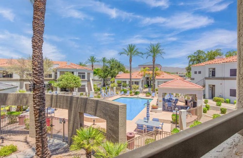 Central Scottsdale Condo | Scottsdale Poolside 3BR Condo - Mt Views - Luxury Community