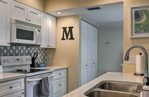 Central Scottsdale Condo | Scottsdale Retreat w/Patio & Greenbelt Views!