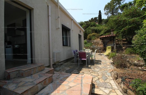 Saint-Mandrier-sur-Mer Apartment | Sea view, contemporary, air-conditioned, garden, Terrace, 2 Bathrooms