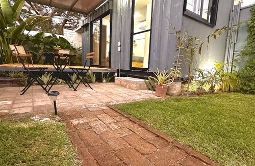 San Francisco Apartment | SeaVan Box #1: Eco-Container Studio w/High-Speed Wi-Fi & Deck