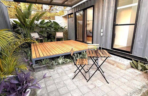 San Francisco Apartment | SeaVan Box #1: Eco-Container Studio w/High-Speed Wi-Fi & Deck