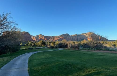 Oak Creek House | Sedona Condo on Golf Course w/Pool Access!