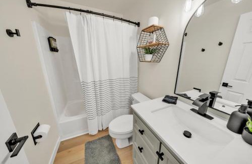 Oak Creek Apartment | Sedona Escape- Pool, Spa, Hike, Dine, Relax