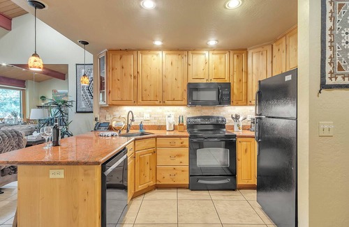 Sedona Condo | Sedona Oak Creek Canyon Cottage: A cozy 2BR retreat near stunning canyon views.