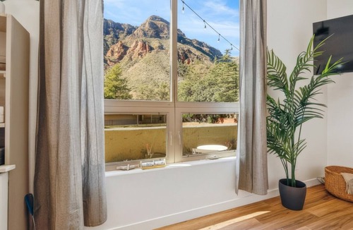 Sedona Cottage | Sedona Red Rock Retreat w/Private Hot Tub & Views 2BR/2BA