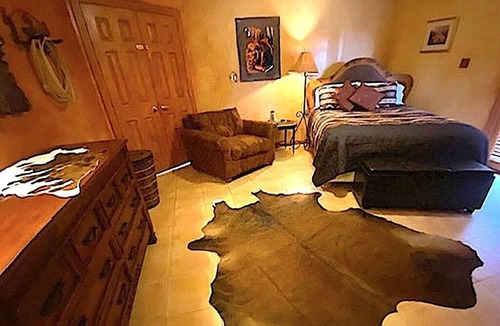 Desert Hills Cabin | SEDONA SUITE - Enchanting Southwest Charm