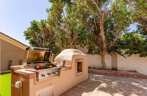 Arabian Views House | SERENE SCOTTSDALE - PRIVATE POOL AND PUTTING GREEN