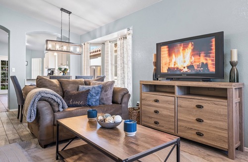 Quail Crossing House | Serene Vacation Home - Trails, Golf & Dining!
