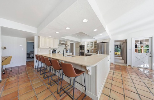Shalimar House | Shalimar - HUGE HOME- ASU-6 bed 3 bath-Heated Pool