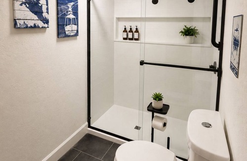 Show Low Hotel | Ski Patrol Suite at Kiva on main st in Show Low