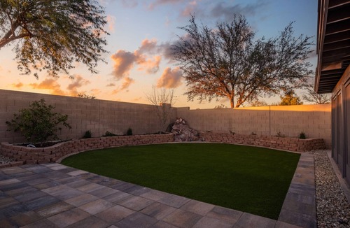 Circle Cross Ranch House | Sleeps 8 | King Suite | Screened Patio + BBQ