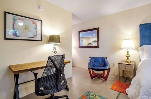 Campbell Grant House | Solar powered, central, private, secure guest house!