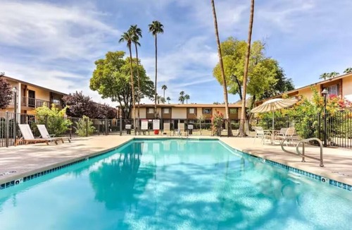 Fashion Square Condo | Southwest Meets Boho Old Town Scottsdale Townhome