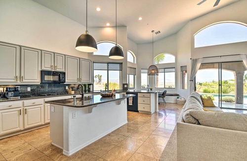 Fountain Hills House | Spa, Putting Green! Family Haven in Fountain Hills