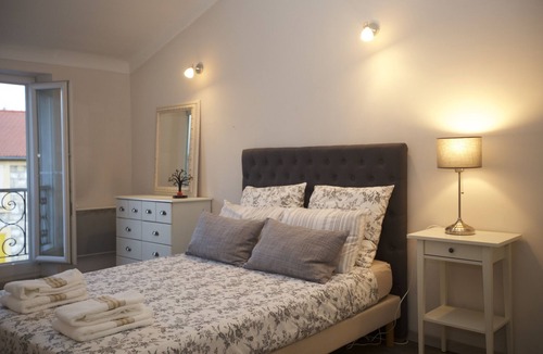 Nice City Centre Apartment | Spacious 2 bed close to sea in Nice