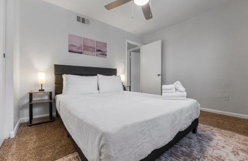 Mesa Apartment | Spacious 2BR Comfort Retreat at Vineyard in Mesa