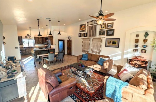Cochise House | Spacious 2BR Getaway w/Hot Tub
