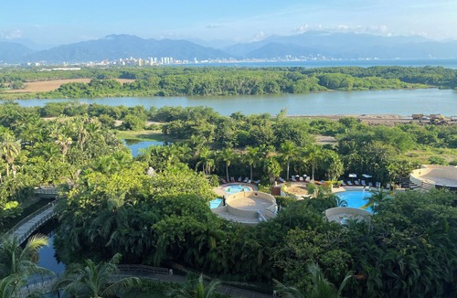 Nuevo Vallarta Apartment | Spacious 3-bedroom apartment with Spa room, WiFi in fabulous Nuevo Vallarta