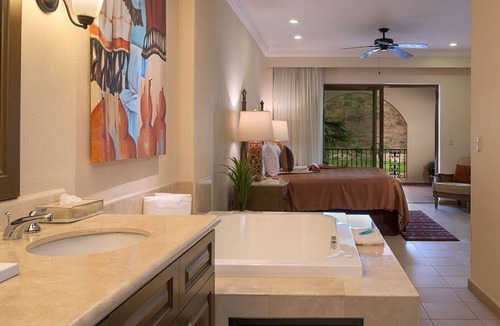 Loreto Hotel | Spacious 3-bedroom hotel suites with WiFi, AC in gorgeous La Danzante