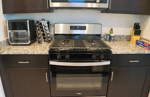 Tucson House | Spacious 3 BR Home - Pool/Playground, L2 EV Charger, Free Parking, Near Freeway