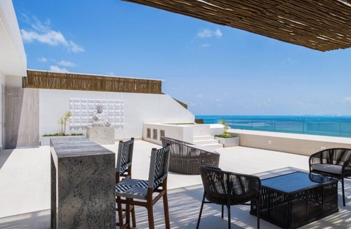 Puerto Juarez Apartment | Spacious 3-BR Lux Loft w/Ocean View, Priv Rooftop Jacuzzi -Massage and Transfer