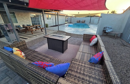 Yuma House | Spacious 3b2b house. Come relax and enjoy a refreshing splash in a cool pool.