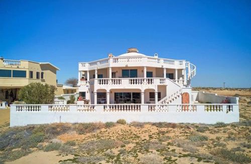 Las Conchas Villa | Spacious and Traditional Home Villa Hermosa I
