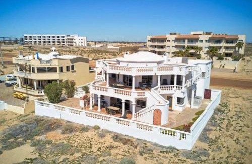 Las Conchas Villa | Spacious and Traditional Home Villa Hermosa I
