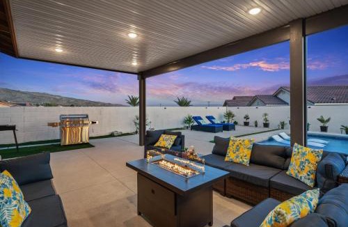 Desert Hot Springs House | Spacious Backyard, Pool & Hot Tub, Gameroom by MariamsBnb