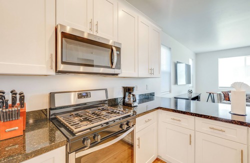Bellemont Cabin | Spacious Bellemont Cabin w/Jacuzzi + Mtn View!