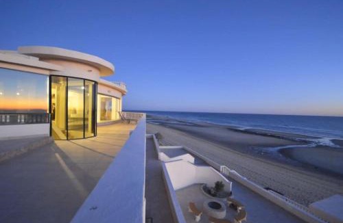 Las Conchas House | Spacious Family Beachfront Home Villa Dei Sogni