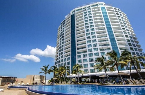 Marina Mazatlan Hotel | Spacious Junior Suite with Beautiful Garden & Amazing Ocean