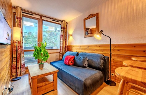 Val-Thorens Apartment | Spacious Slope front Ski-In and ski Out
