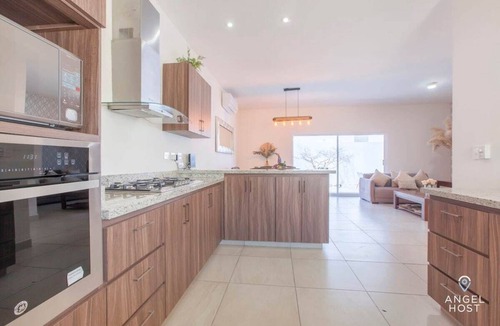 La Paz House | Spacious Townhome with Pool, Yard & Near Malecón!
