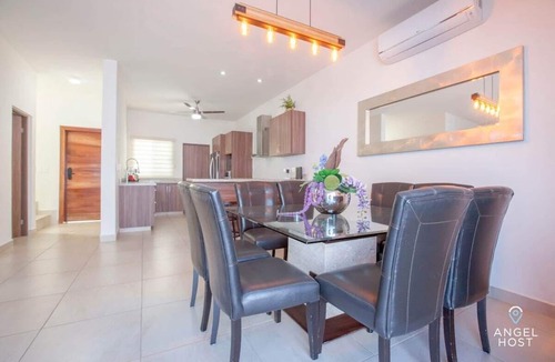 La Paz House | Spacious Townhome with Pool, Yard & Near Malecón!