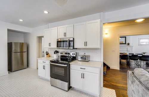 Detroit House | Spacious & Updated Group Getaway in Detroit!