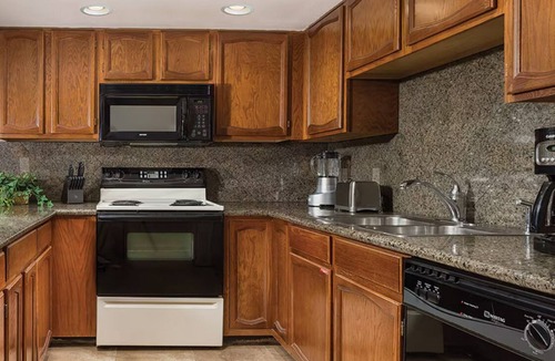 Flagstaff Resort | SPECIAL PRICING! 2-bedroom resort in Flagstaff, Arizona with mountain view