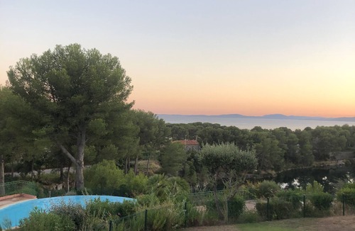 Le Dramont Apartment | St Raphaël/App 4 pers/superb sea view/pool/wifi/climate