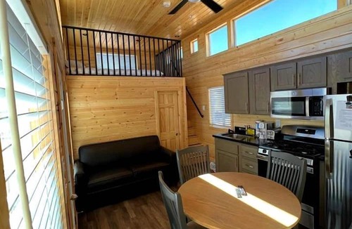 Valle Cabin | Stargazing Tiny Home Retreat with Loft & Outdoor Escape in Williams, Arizona